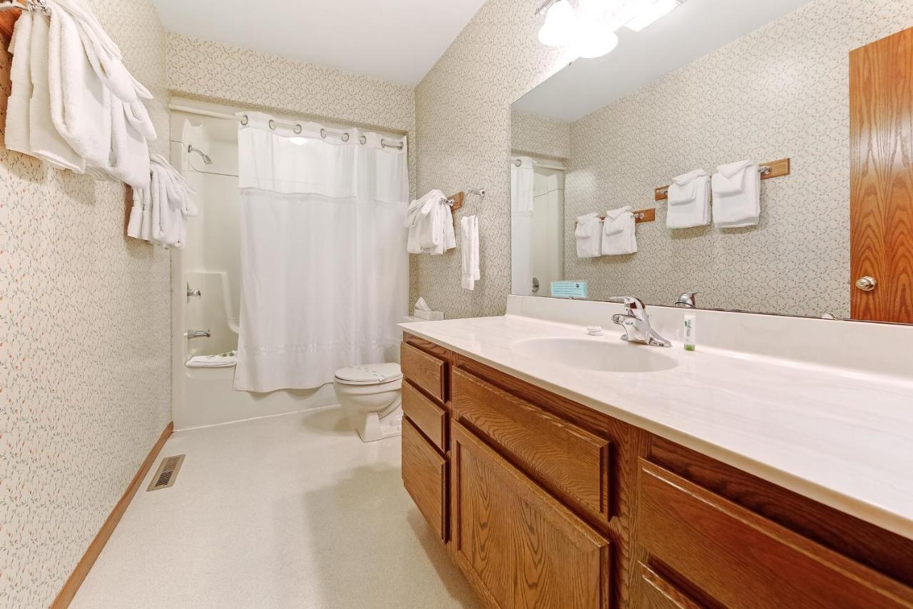 Chanticleer Inn: Villa 8 อีเกิลริเวอร์ ภายนอก รูปภาพ